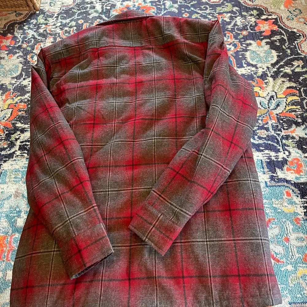 Red shacket - Picture 3 of 5